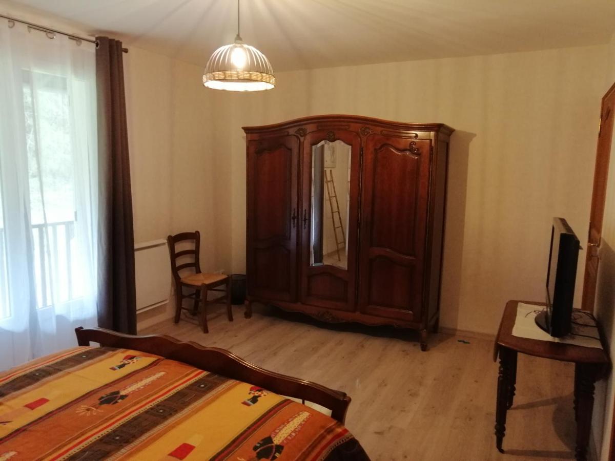 A La Joie De Vivre Chez L'Habitant Banat 外观 照片