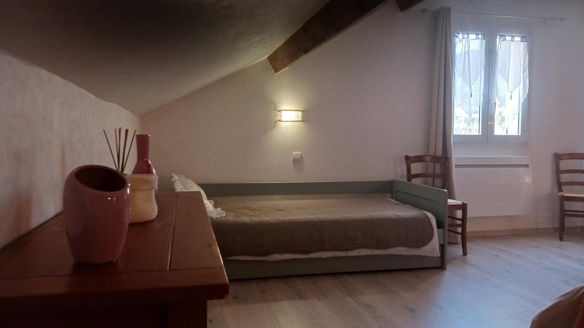 A La Joie De Vivre Chez L'Habitant Banat 外观 照片
